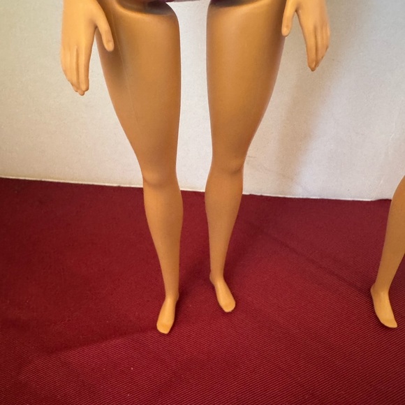 Lot of 2 Barbie dolls w Painted On Swimsuits  - Swimming Pool, Beach, Bath Toys - Picture 6 of 10